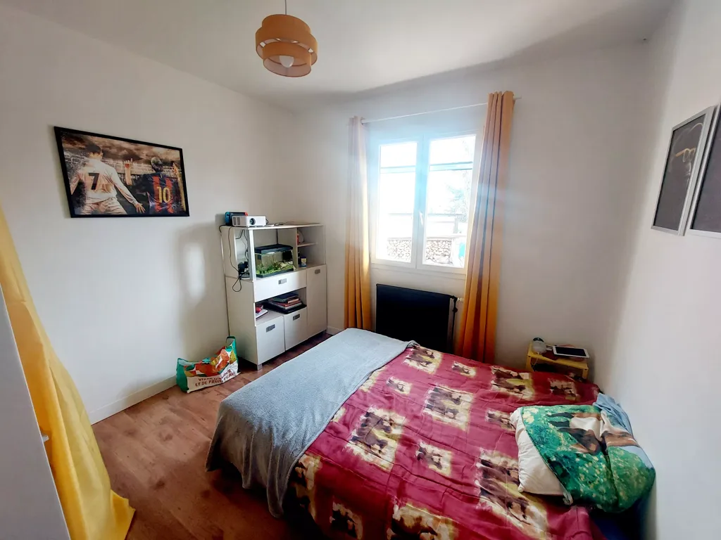 Chambres - Maison Plain Pied avec Jardin à Champdieu