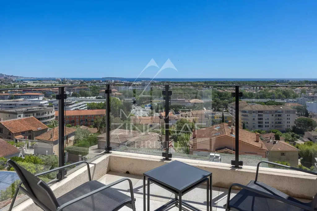 Balcon - Appartement avec Vue Mer au Cœur de Mandelieu