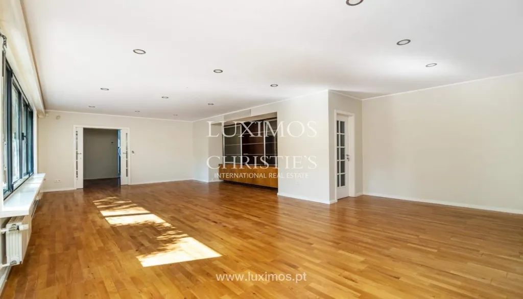 Elutuba - Luxury Four-Fronted House in Foz do Porto
