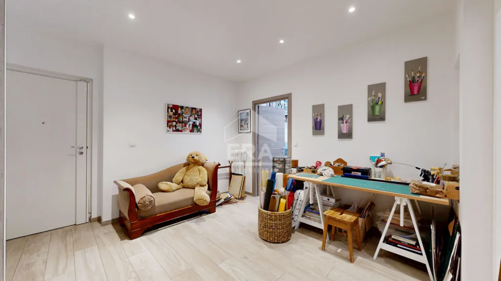 Séjour - Appartement Traversant avec Balcon à Nice