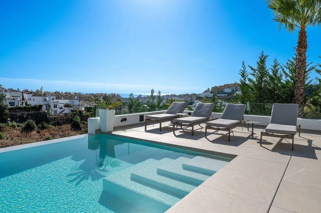 Piscine - Modern Chalet with Pool in El Padrón