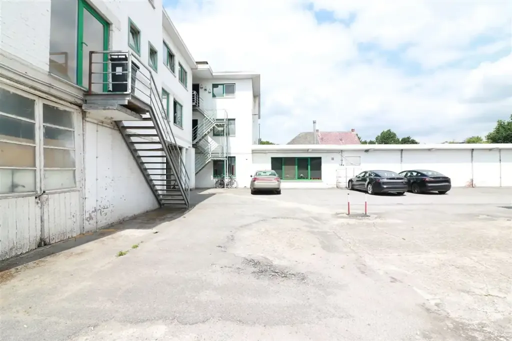 Aed - Well-Maintained Apartment with Parking in Knus