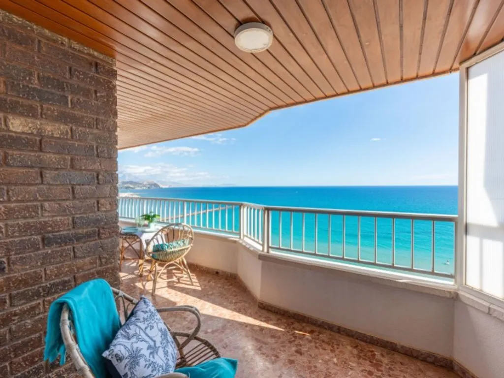 Balcon - Beachfront Corner Penthouse in El Campello