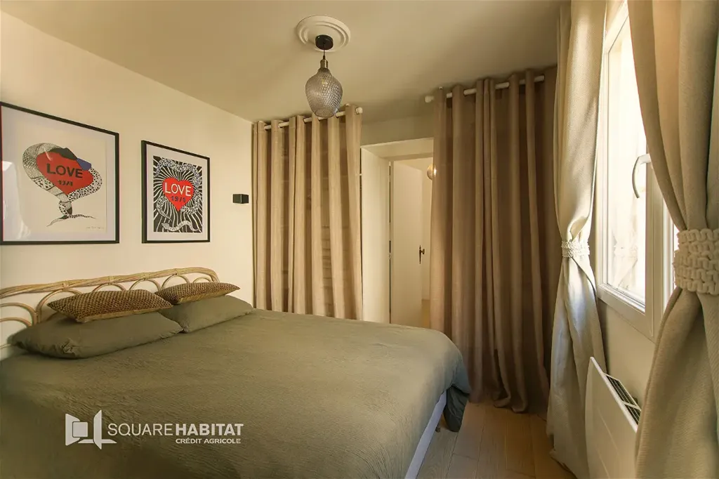 Chambres - Appartement Rénové avec Hauteurs sous Plafond à Les Sables-d'Olonne