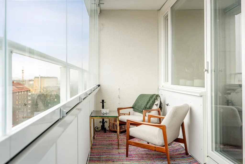Rõdu - Apartment with Western Balcony in Solna