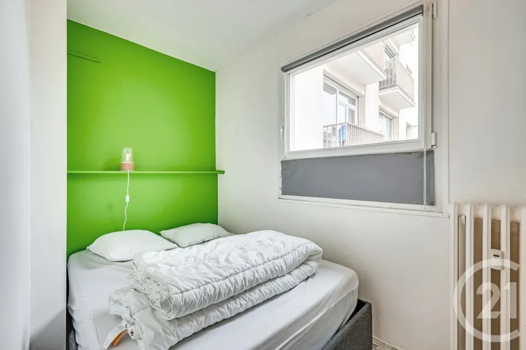Chambres - Appartement F2 avec Balcon au 11e Arrondissement de Paris