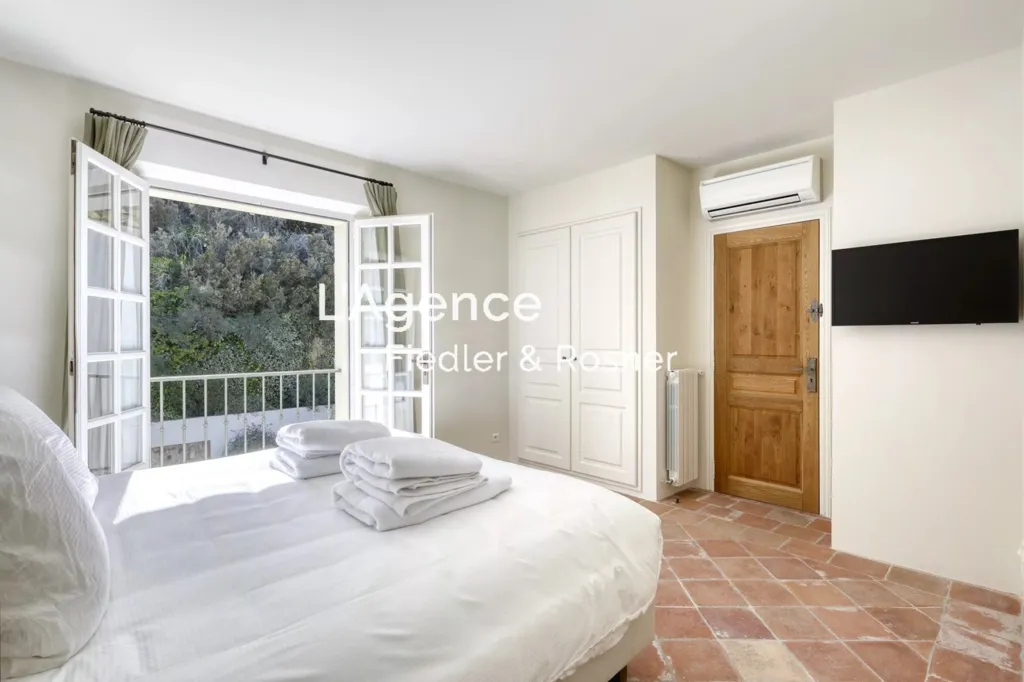 Chambres - Villa Rénovée avec Piscine Chauffée à Ramatuelle