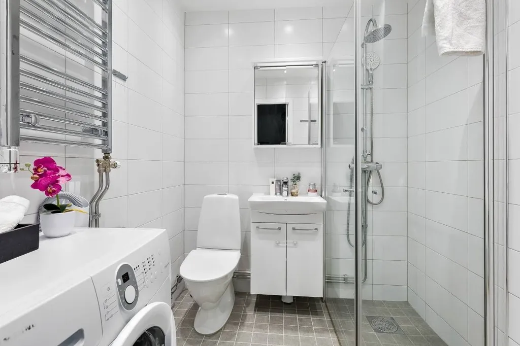 Salles de bain - Bright 3-Room Flat with Balcony in Barkarby