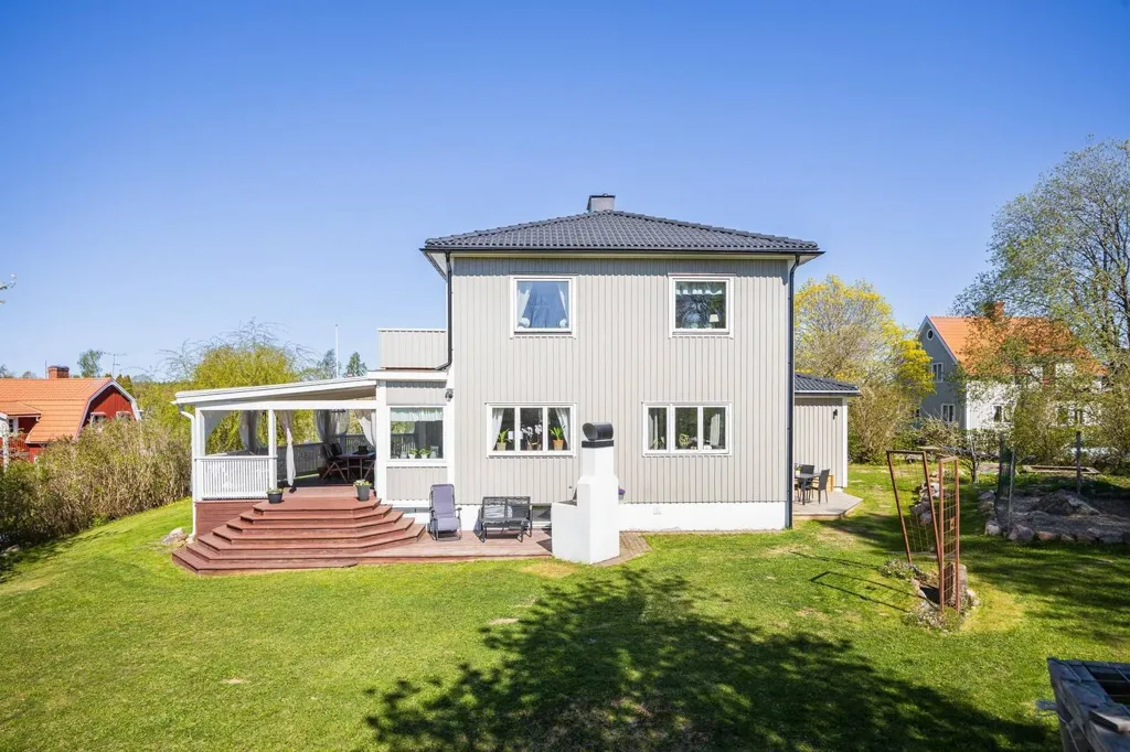 6-toaline maja asukohas Sandvikens kommun