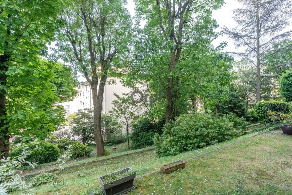 Garden - 5-Piece Flat with Balcony in Joinville-le-Pont