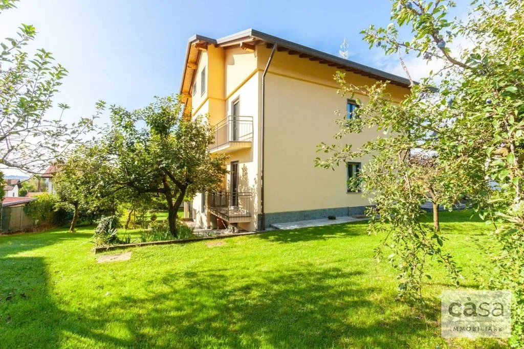 Giardino - Luxury Villa with Lake View in Comerio