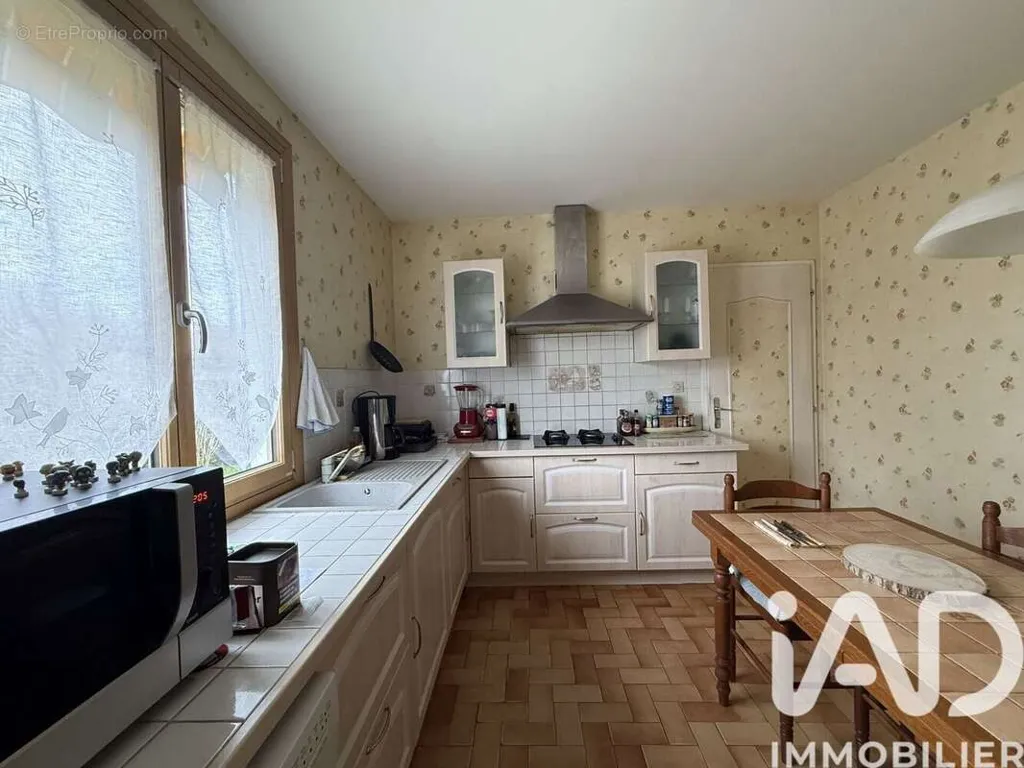 Cuisine - Maison de Plain Pied avec Jardin à Condat-sur-Vienne