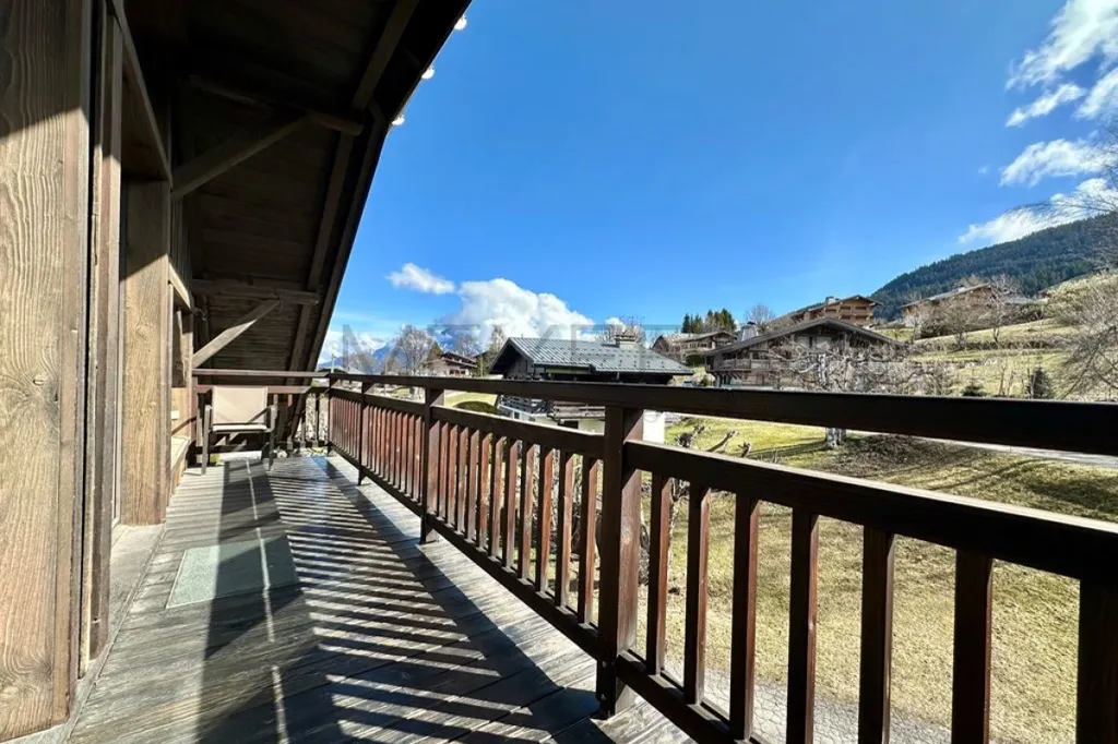 Rõdu - Chalet-Style Duplex in Megève