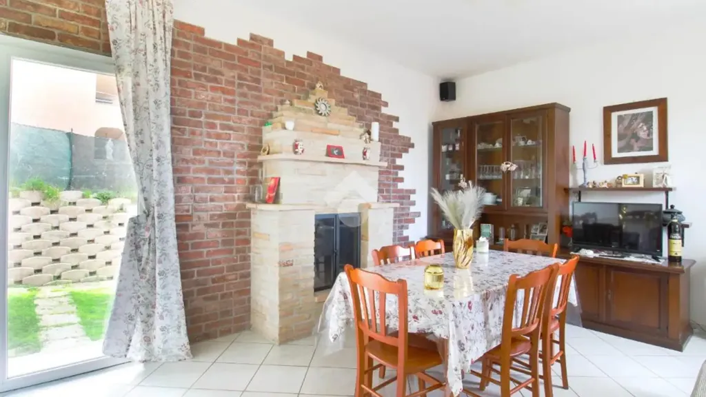 Dining Room - Rustic House with Garden in Sant'Elpidio a Mare