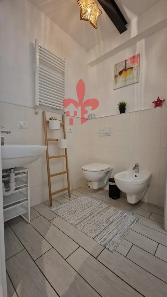 Salles de bain - Modernised Two-Bedroom Flat with Garage in Florence