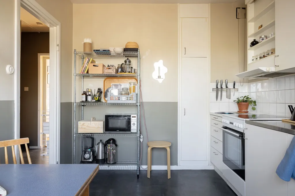 Cucina - Terrace Flat in Kärrtorp with Garden Access