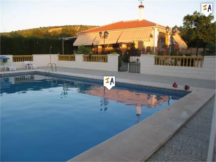 Piscina - Chalet with Pool in Lucena