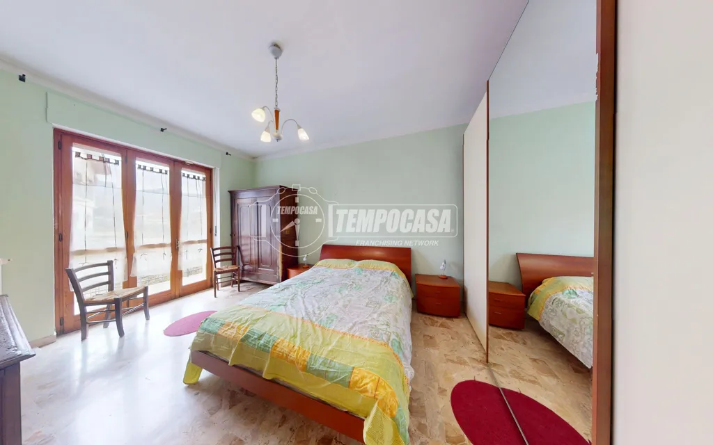 Magamistoad - First Floor Flat with Balconies in Alba