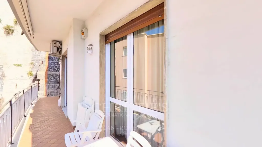 Rõdu - Apartment with Balcony in Chiaia, Naples