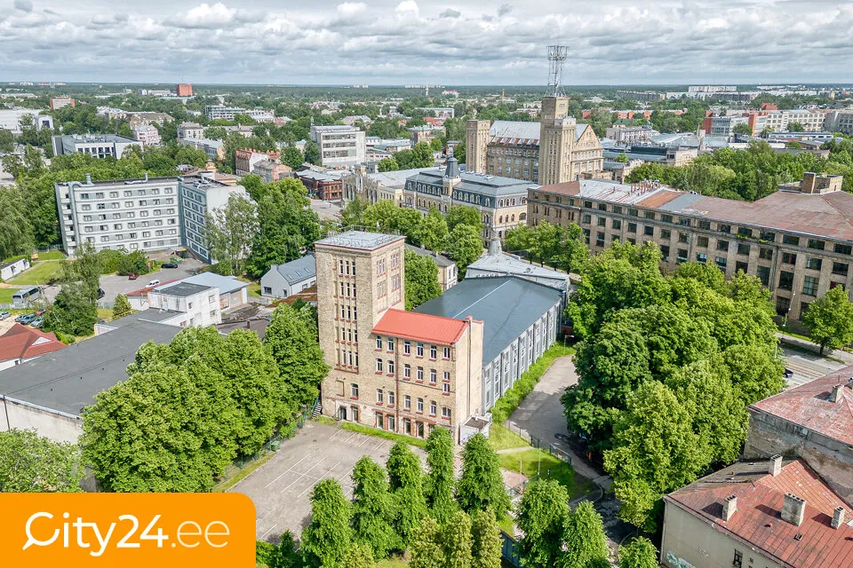 Vista aerea - Office Building with Modern Lifts in Teika
