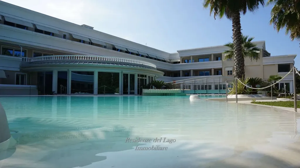 Bassein - Triplex with Pool View in Sirmione