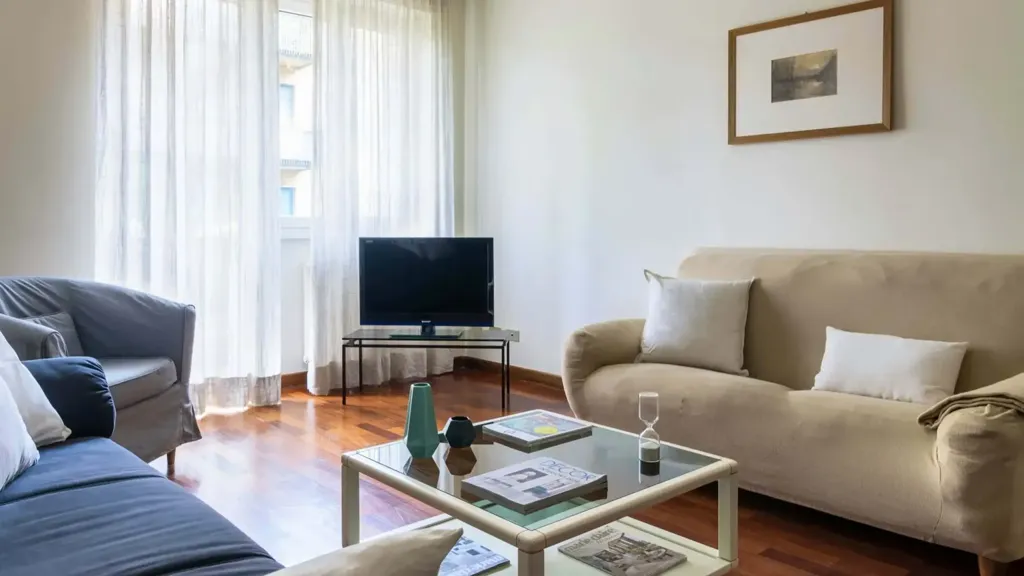 Elutuba - Spacious 3-Room Apartment in Milan