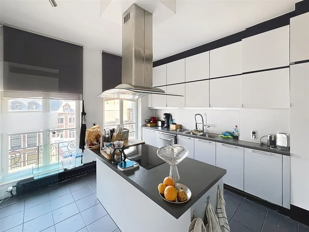 Cuisine - Appartement de Luxe avec Garage et Jardin à Liège