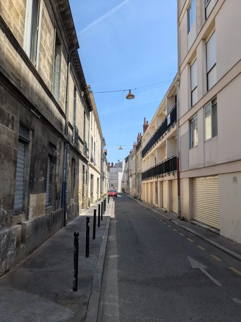 Exterior - Spacious Studio with Balcony in Bordeaux