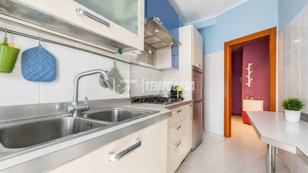 Köök - Bright Triplex Apartment with Metro Access in Milan