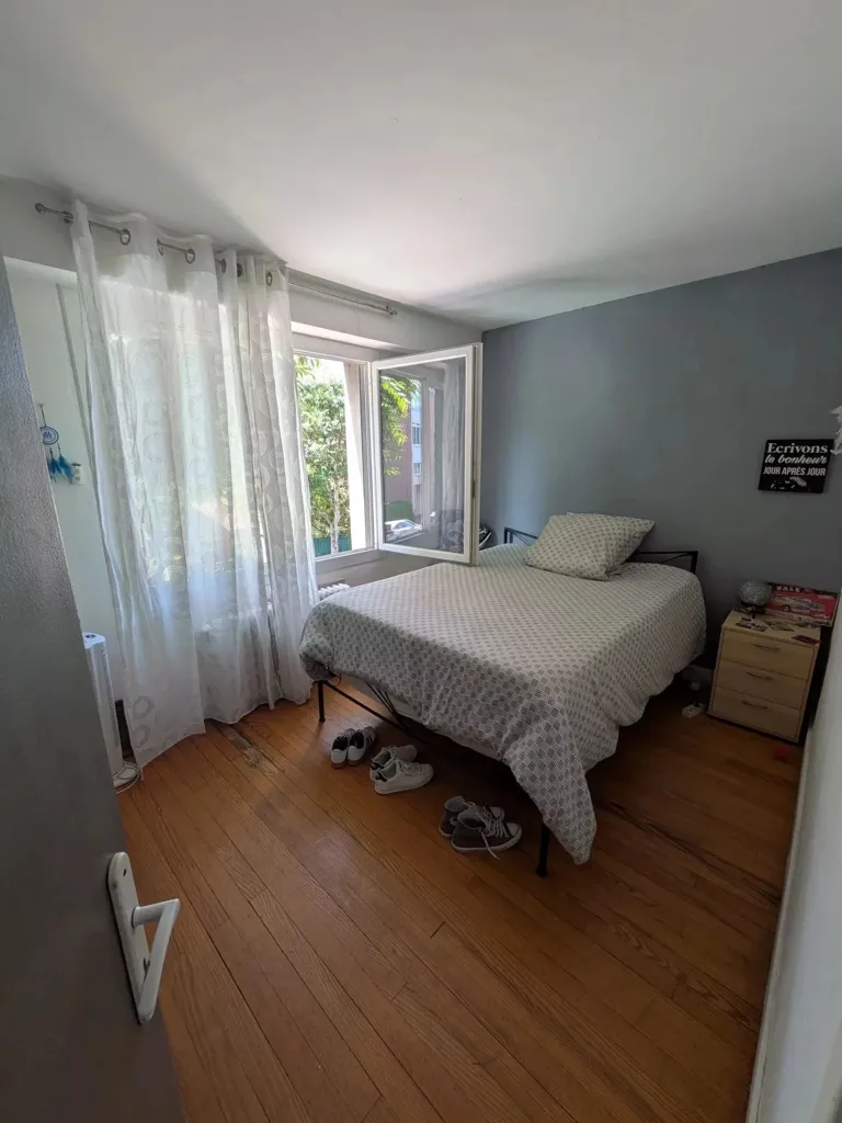 Chambres - Appartement T5 avec Jardin à Lavaur