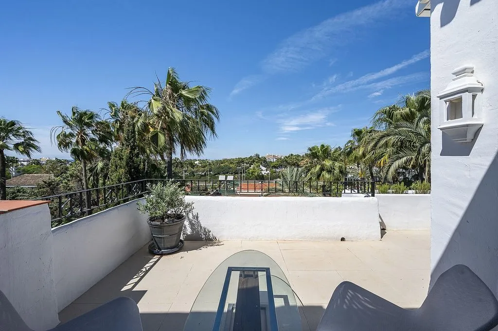 Terrass - Duplex with Pool in Marbella's Golden Mile