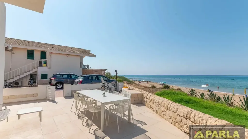 Terrasse - Villa with Beach Access in Marina di Ragusa