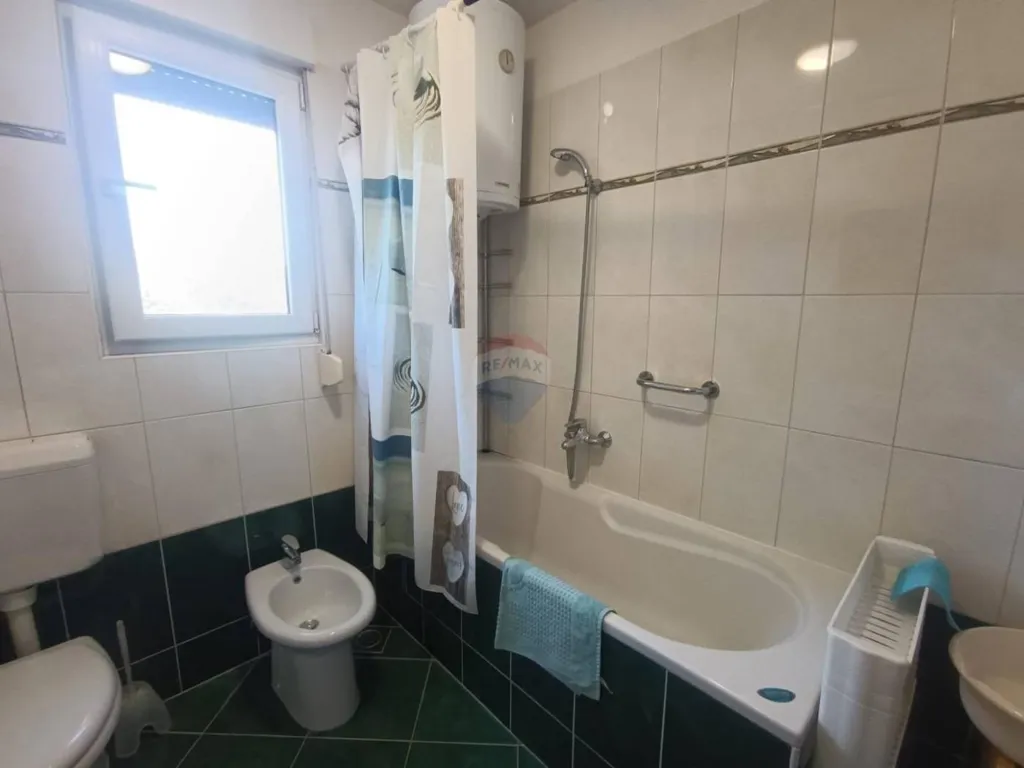 Vannitoad - Two-Bedroom Apartment with Sea View in Brtonigla