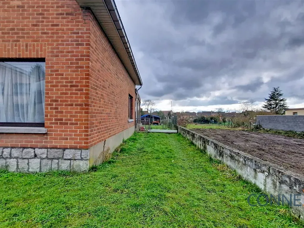 Aed - Villa with South-Facing Garden in Ghlin