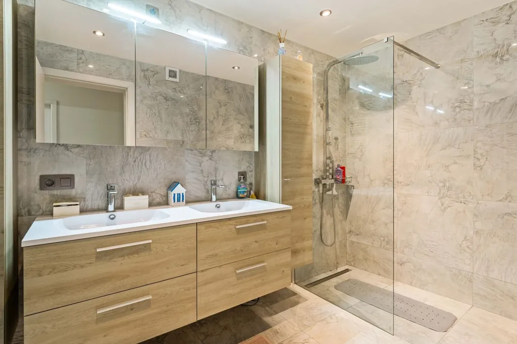 Salles de bain - Appartement avec Parking au Centre d'Herentals