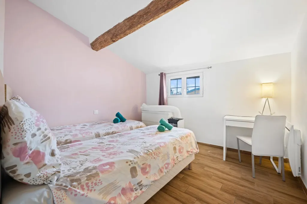 Bedrooms - 3-Piece Apartment with City View in Vieux Nice