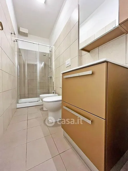 Salles de bain - Rustic Triplex with Courtyard in L'Aquila