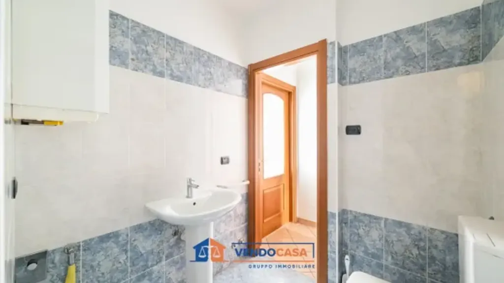 Salles de bain - Ground Floor Apartment with Private Garden in Bra