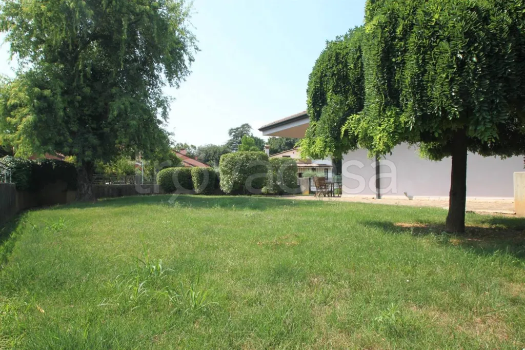 Jardin - Modern Villa with Private Garden in Gradisca d'Isonzo