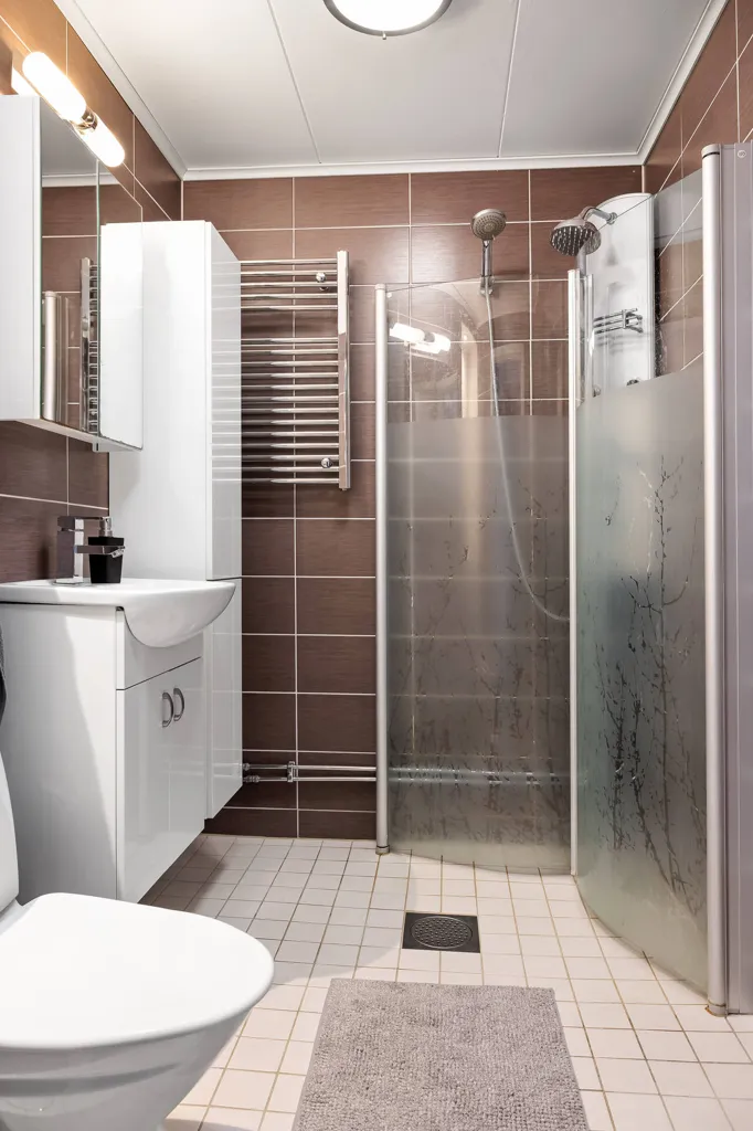 Salles de bain - Modern Flat with Balcony in Norrköping