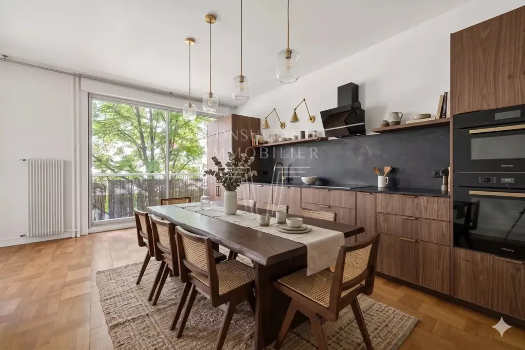 Salle à manger - Appartement 5 pièces à Paris 16ème