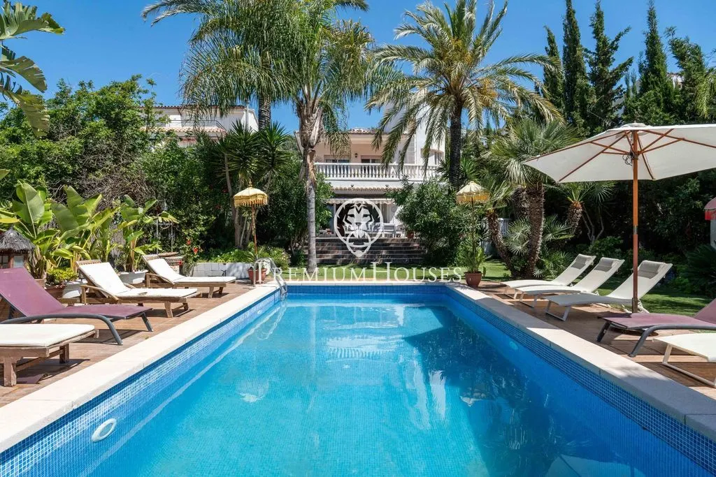 Bassein - Luxury House with Pool in Sitges