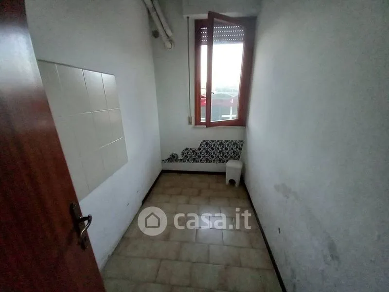Esik - Five-Room Apartment with Parking in Montopoli