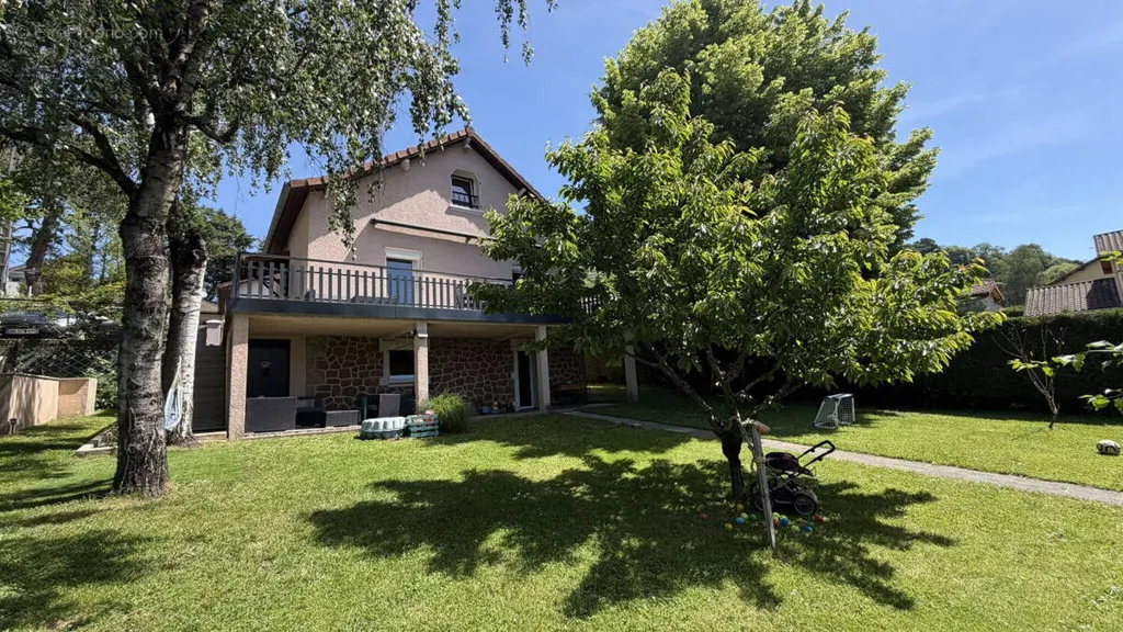Maison 6 pièces à Thizy