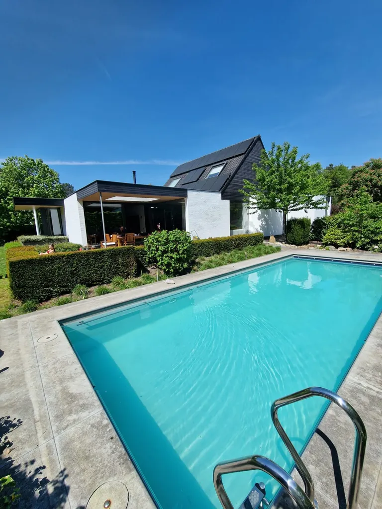 Bassein - Villa with Pool in Quiet Green Area