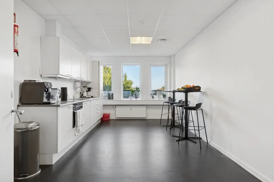 Köök - Office Space with Sea View near Centre