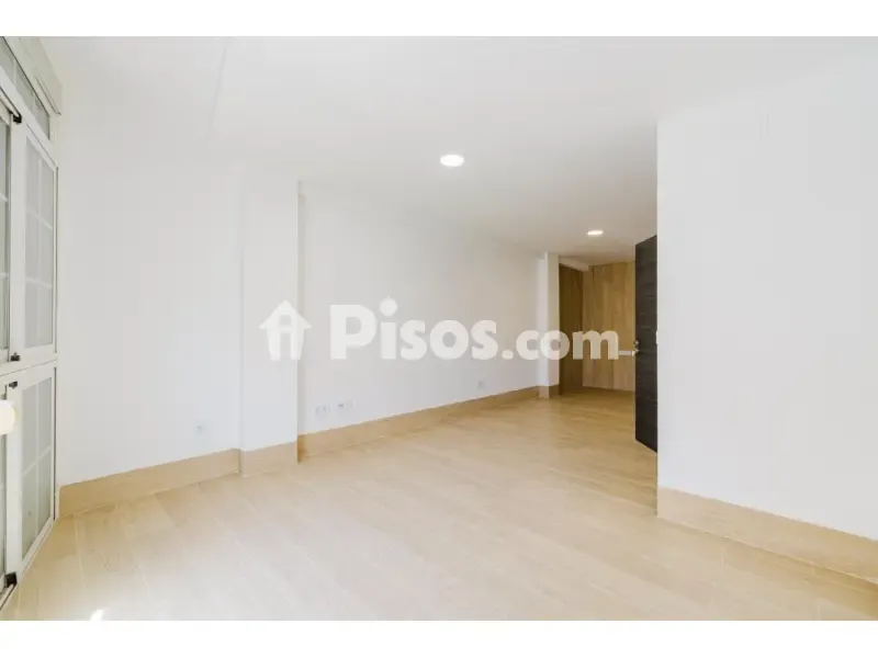 Chambres - Contemporary Flat with Interior Orientation in Paseo de los Tilos