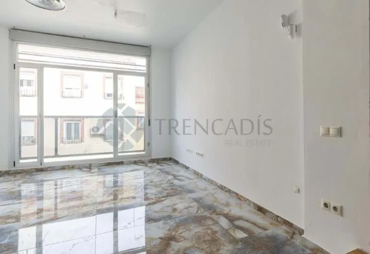 Pièces - Duplex Attic with Terrace in Puente de Vallecas