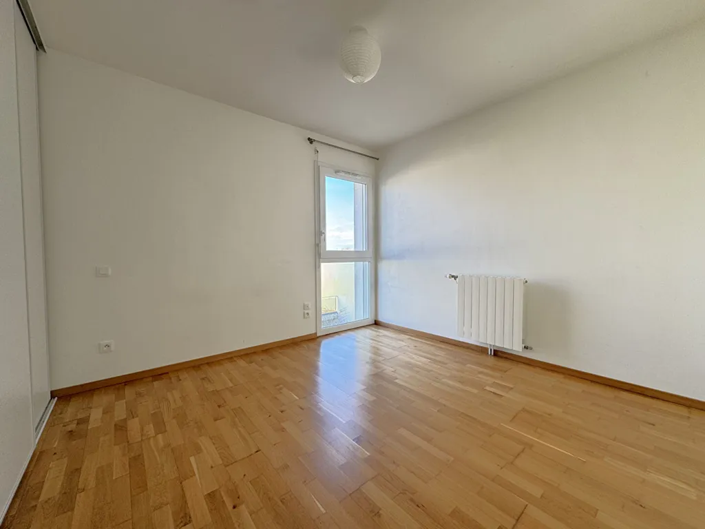 Toad - 3-Bed Apartment with Balcony in Périgny
