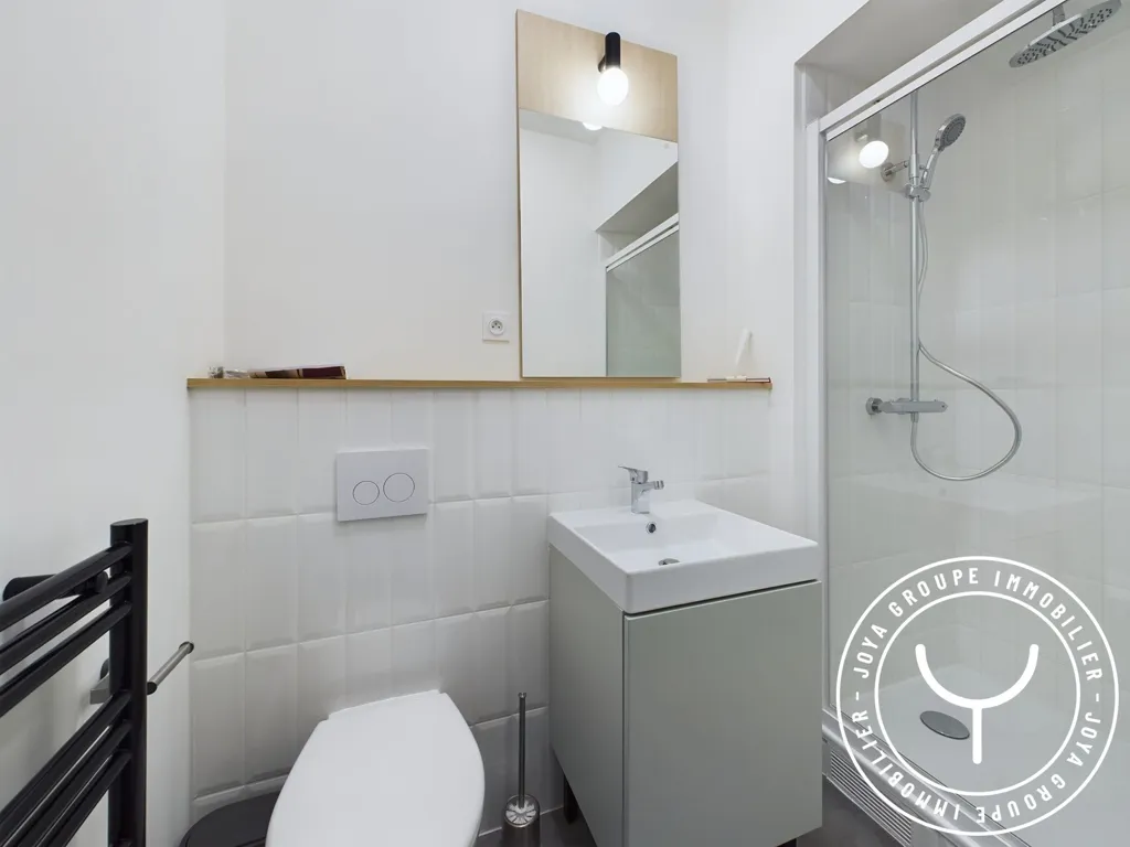 Salles de bain - Studio avec Ascenseur à Palaiseau